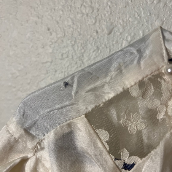 Vintage Carry Back Ltd 100% Silk Blouse with Lace Front & Button Back Size 13/14 - Picture 5 of 11